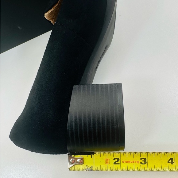 Life Stride Black Heels with Elegant Design - Picture 11 of 13